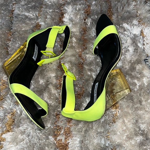 Cape Robin Neon Green Heels - Picture 1 of 2